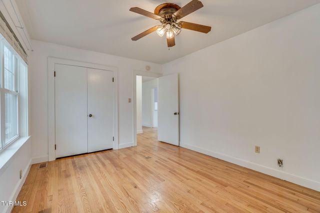 408 Oak Grove Avenue, Greeneville, TN 37745