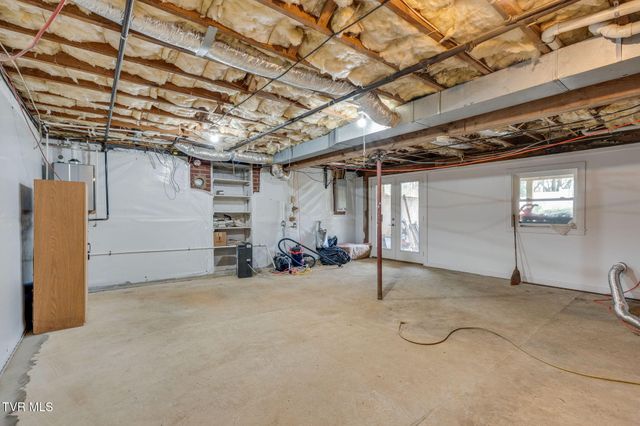 408 Oak Grove Avenue, Greeneville, TN 37745