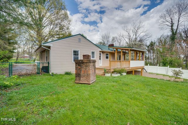 408 Oak Grove Avenue, Greeneville, TN 37745