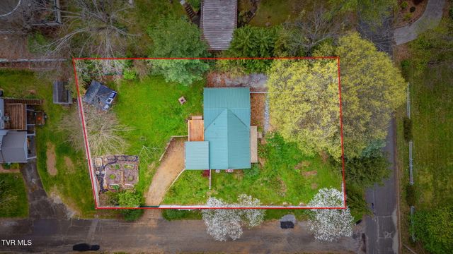 408 Oak Grove Avenue, Greeneville, TN 37745