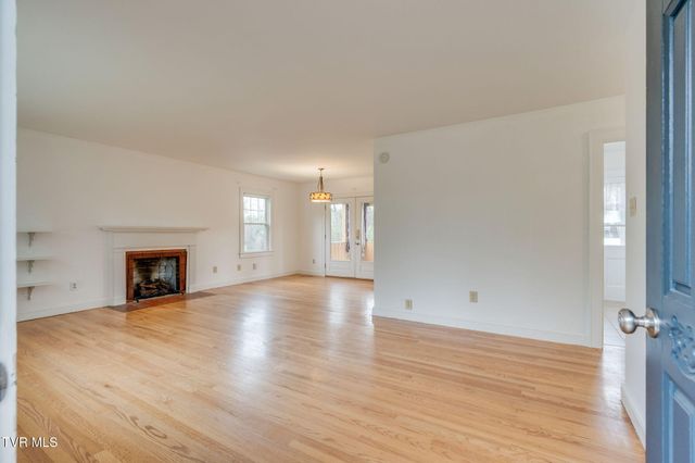 408 Oak Grove Avenue, Greeneville, TN 37745