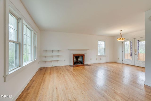 408 Oak Grove Avenue, Greeneville, TN 37745