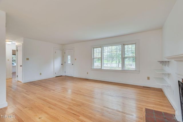 408 Oak Grove Avenue, Greeneville, TN 37745