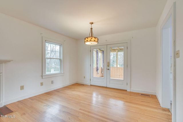 408 Oak Grove Avenue, Greeneville, TN 37745