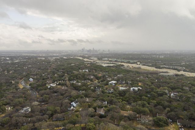 2001 Wychwood DR, Austin, TX 78746