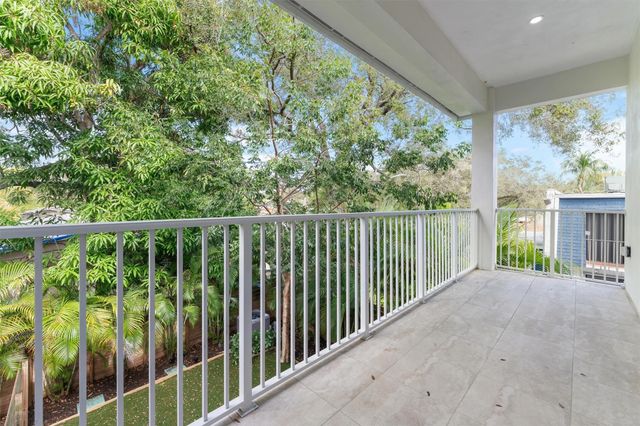 1121 SW 2nd Court, Fort Lauderdale, FL 33312