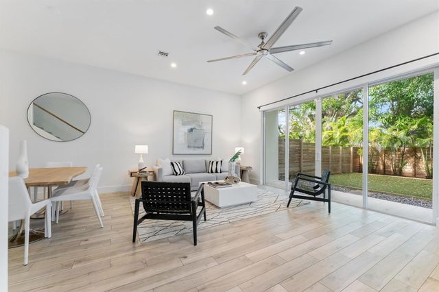 1121 SW 2nd Court, Fort Lauderdale, FL 33312