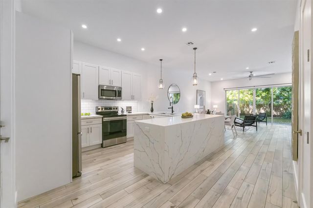 1121 SW 2nd Court, Fort Lauderdale, FL 33312