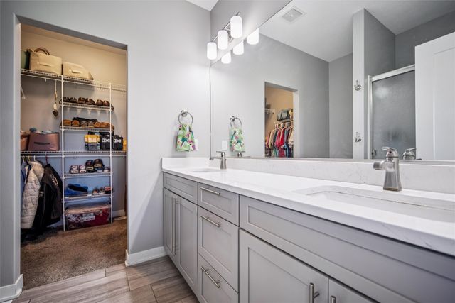 1808 NE Heritage Drive, Grimes, IA 50111