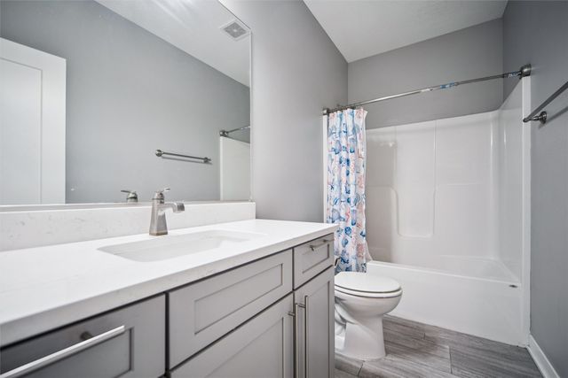 1808 NE Heritage Drive, Grimes, IA 50111