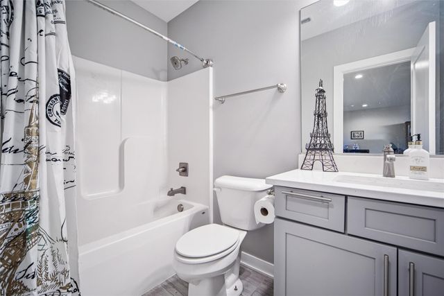 1808 NE Heritage Drive, Grimes, IA 50111