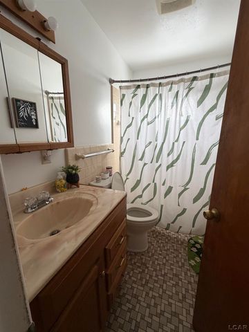 4926 BURCHFIELD Avenue, Lansing, MI 48910