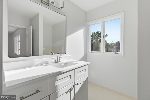 6294 DUNAWAY CT, Mclean, VA 22101