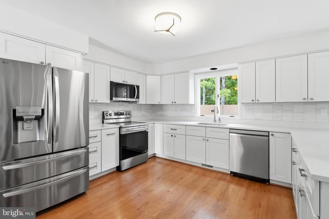 6294 DUNAWAY CT, Mclean, VA 22101