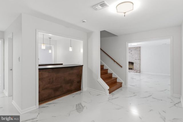 6294 DUNAWAY CT, Mclean, VA 22101