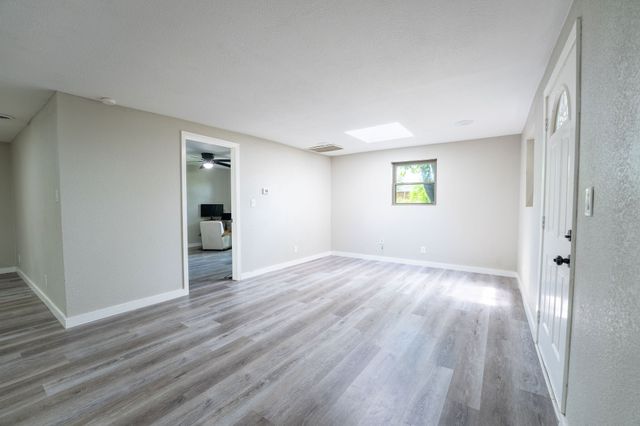 3207 Truxillo Street, Dallas, TX 75228
