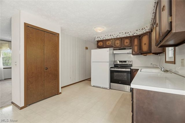 8285 Southwood Drive NW, North Canton, OH 44720