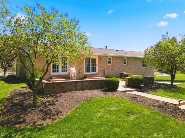 8285 Southwood Drive NW, North Canton, OH 44720