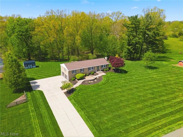 8285 Southwood Drive NW, North Canton, OH 44720