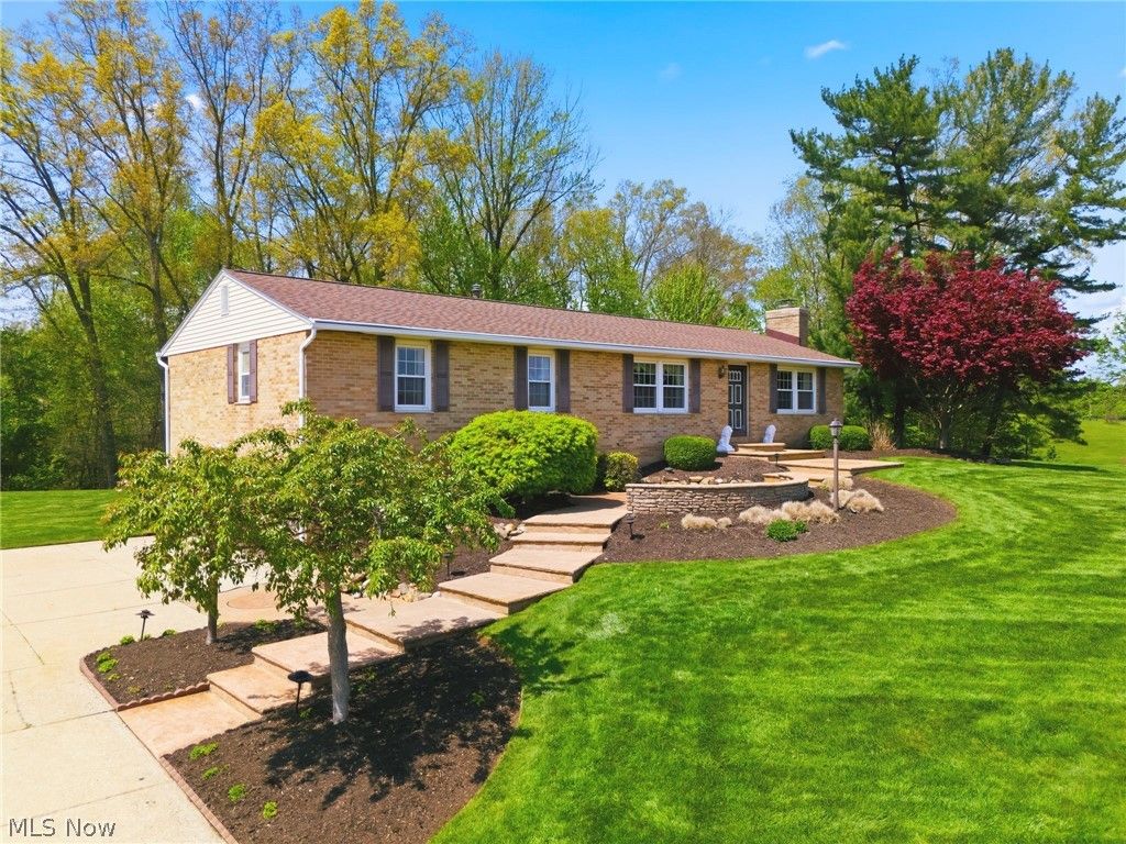 8285 Southwood Drive NW, North Canton, OH 44720