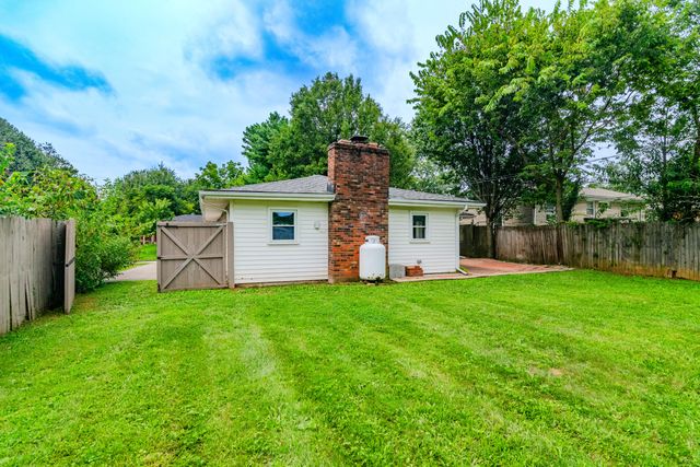 1910 Greenleaf Drive, Lexington, KY 40505