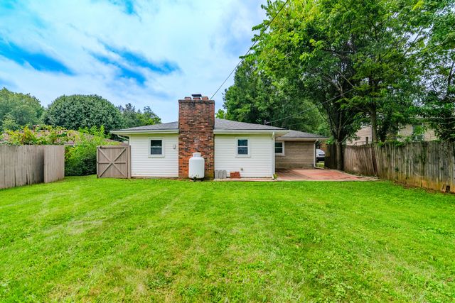1910 Greenleaf Drive, Lexington, KY 40505