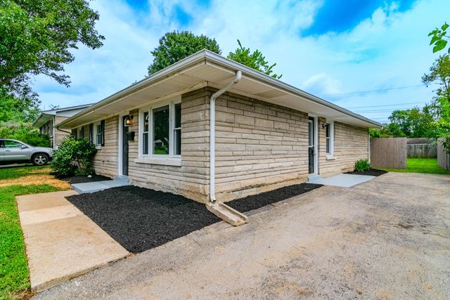 1910 Greenleaf Drive, Lexington, KY 40505