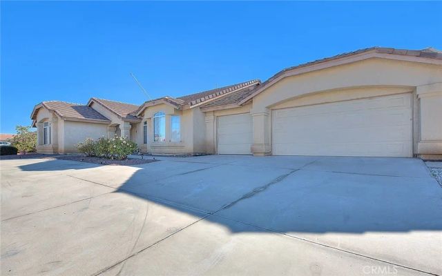 19149 Catalina, Apple Valley, CA 92308
