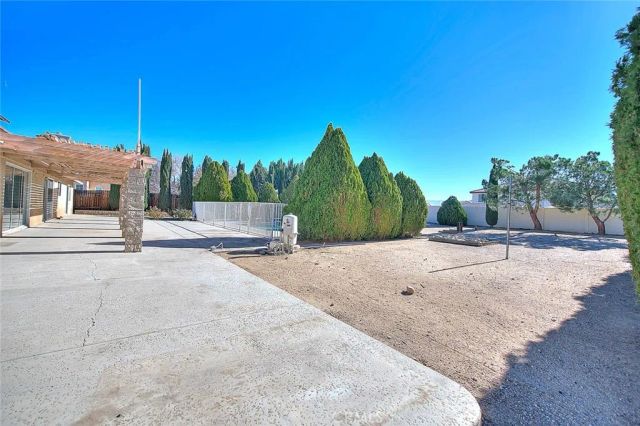 19149 Catalina, Apple Valley, CA 92308