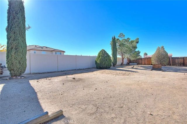19149 Catalina, Apple Valley, CA 92308