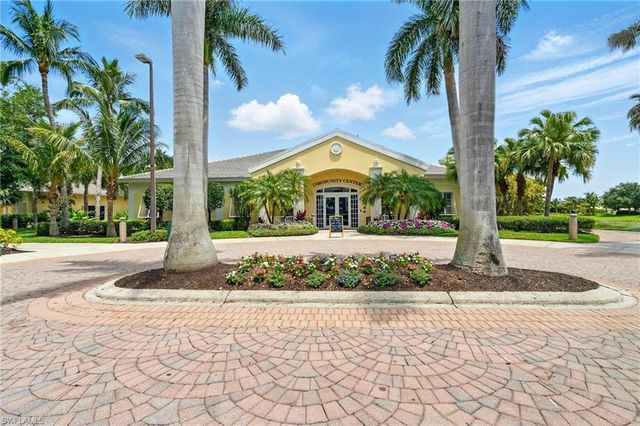 2660 Stonyhill CT, Cape Coral, FL 33993