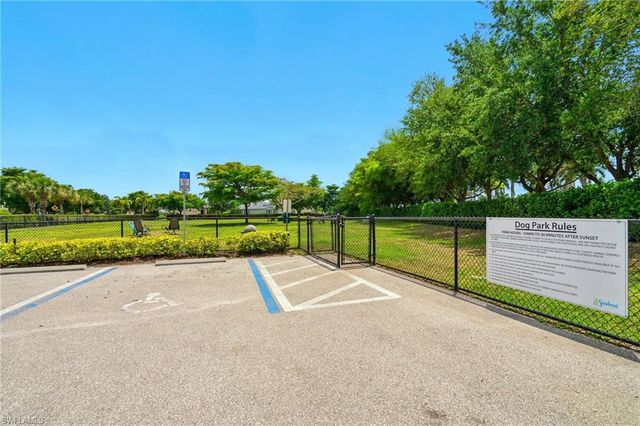 2660 Stonyhill CT, Cape Coral, FL 33993