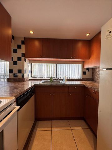 16919 N Bay Road 117, Sunny Isles Beach, FL 33160