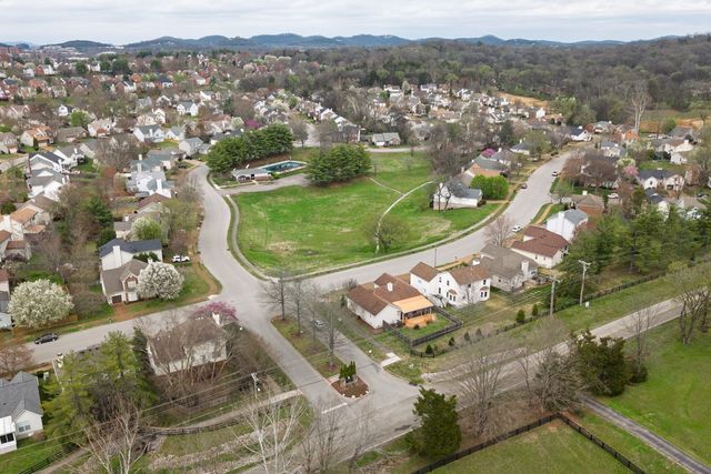 2305 Surrey Ln, Franklin, TN 37067