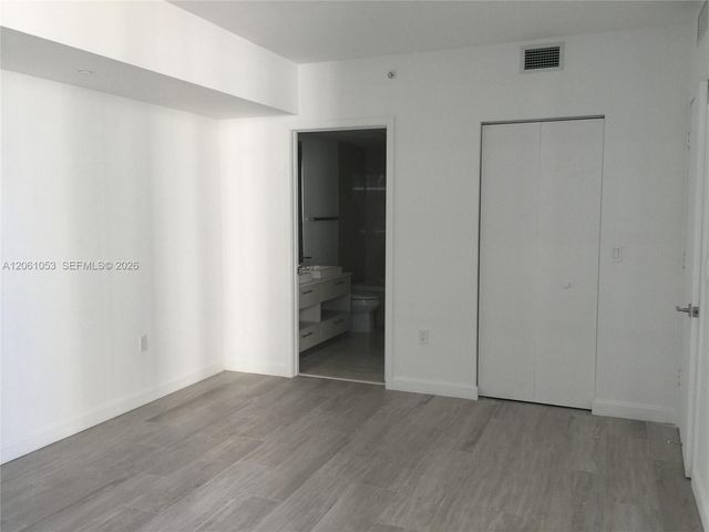 45 SW 9 Street 1607, Miami, FL 33131