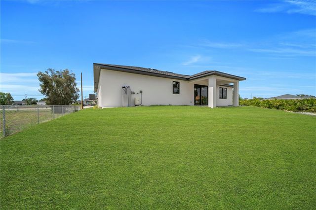 2606 40TH ST STREET, Lehigh Acres, FL 33976
