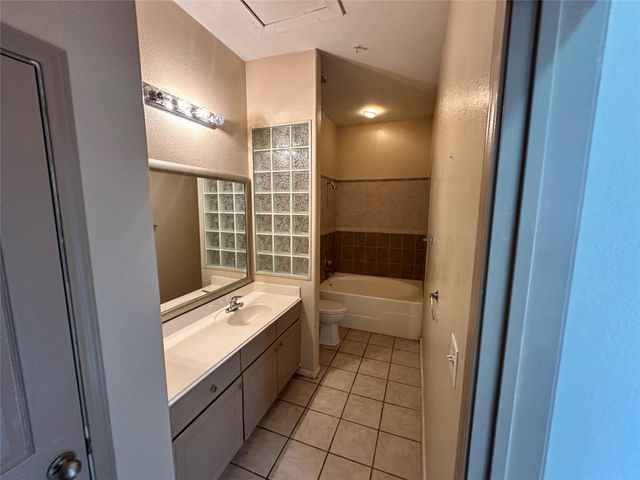 1441 East Street 315, Houston, TX 77007