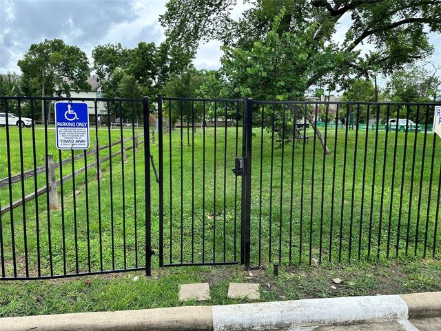 1441 East Street 315, Houston, TX 77007
