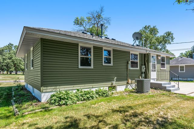 11346 Norway Street NW, Coon Rapids, MN 55448
