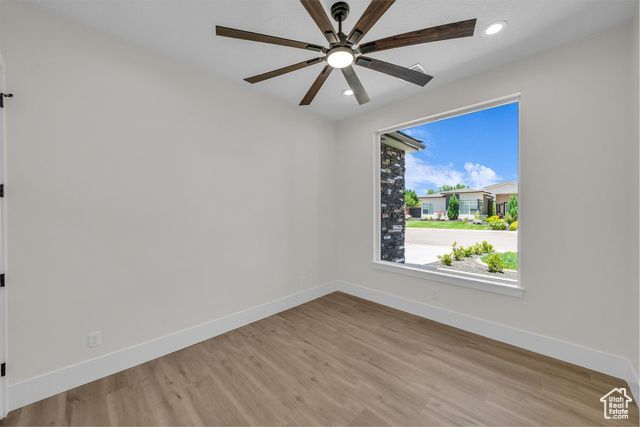 21 W ELINOR LN, Washington, UT 84780