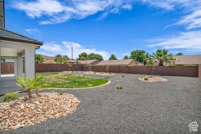 21 W ELINOR LN, Washington, UT 84780