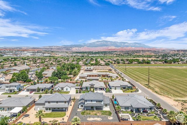 21 W ELINOR LN, Washington, UT 84780