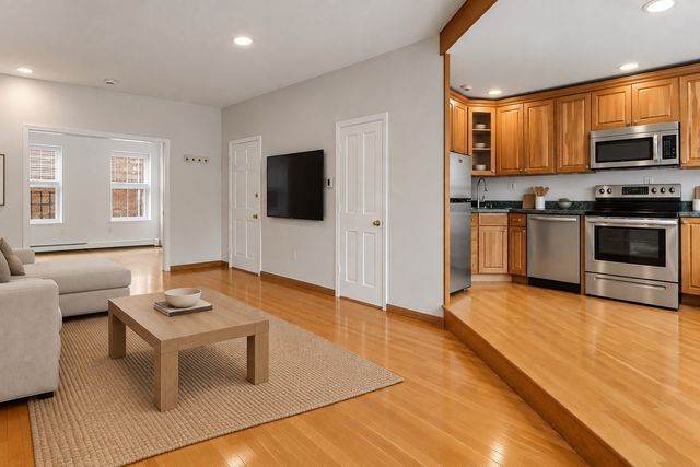 20 Harvard St. 3, Boston, MA 02129