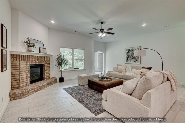 1047 Hillcrest Drive, Farmington, AR 72730