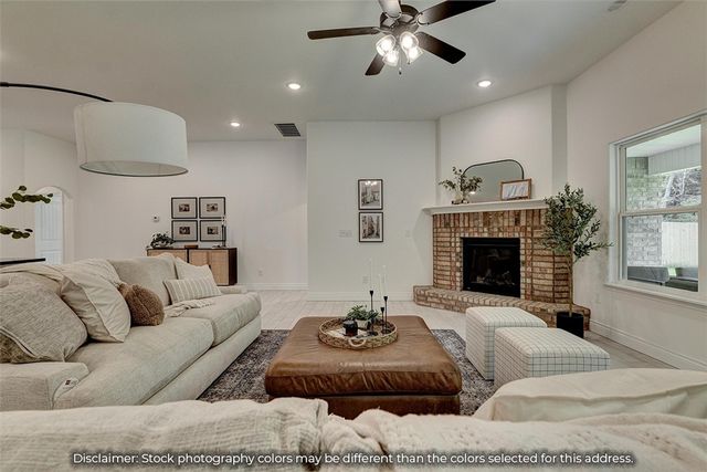 1047 Hillcrest Drive, Farmington, AR 72730