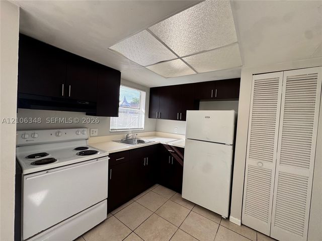 101 NE 41st St A8, Oakland Park, FL 33334