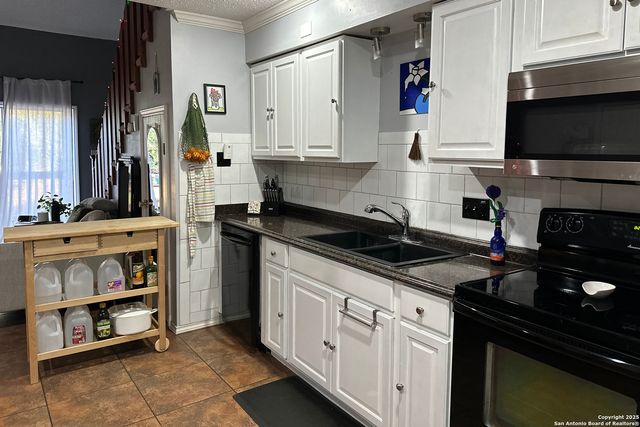 10527 Perrin Beitel Rd Apt B204, San Antonio, TX 78217