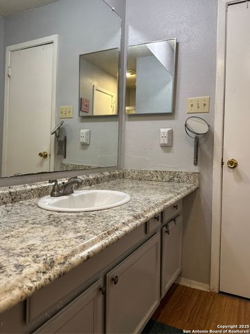 10527 Perrin Beitel Rd Apt B204, San Antonio, TX 78217