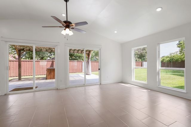 913 Heritage Circle, Garland, TX 75043