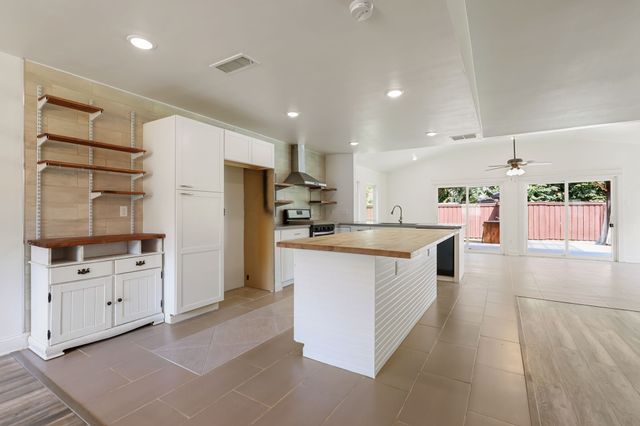 913 Heritage Circle, Garland, TX 75043